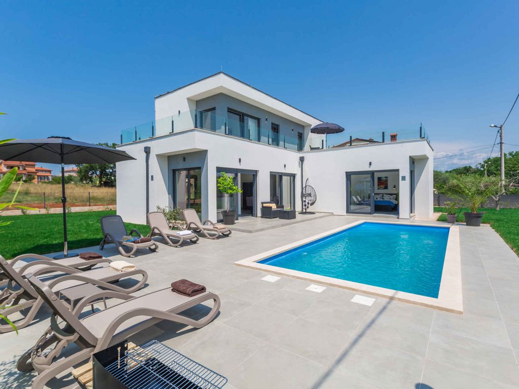 Ferienhaus mit Pool