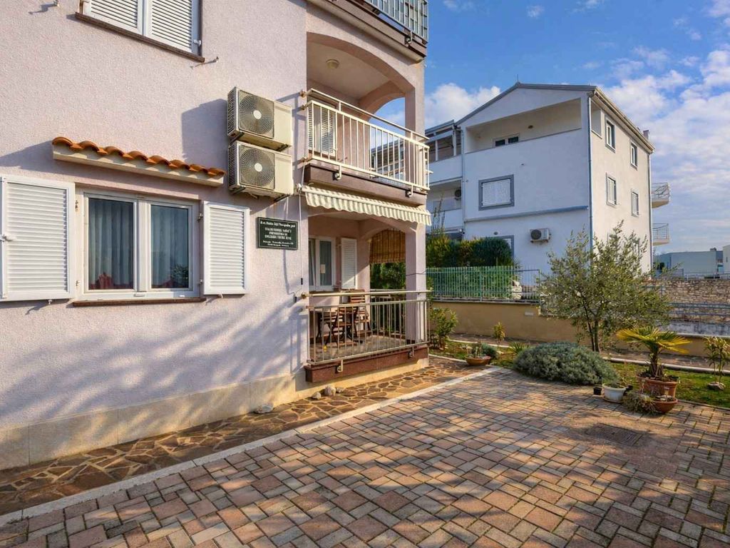 Ferienwohnung Azure Apartment
