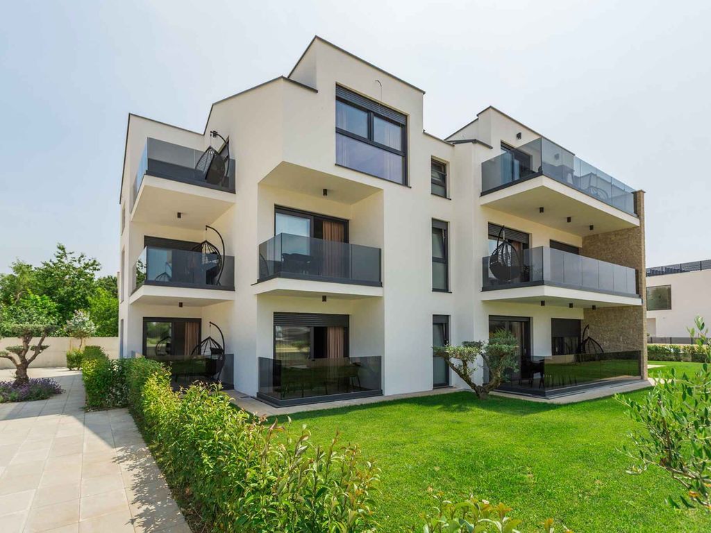 Ferienwohnung Penthouse Apartment Valla