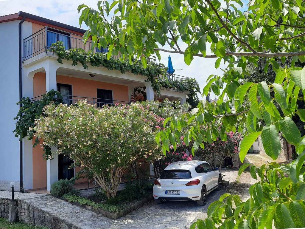 Ferienwohnung mit Terrasse, Meerblick und Klimaanlage