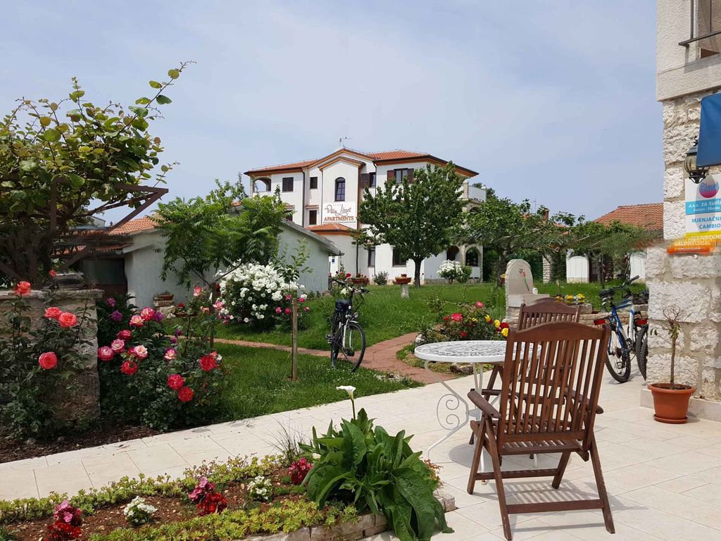 Ferienhaus mit schönem Garten