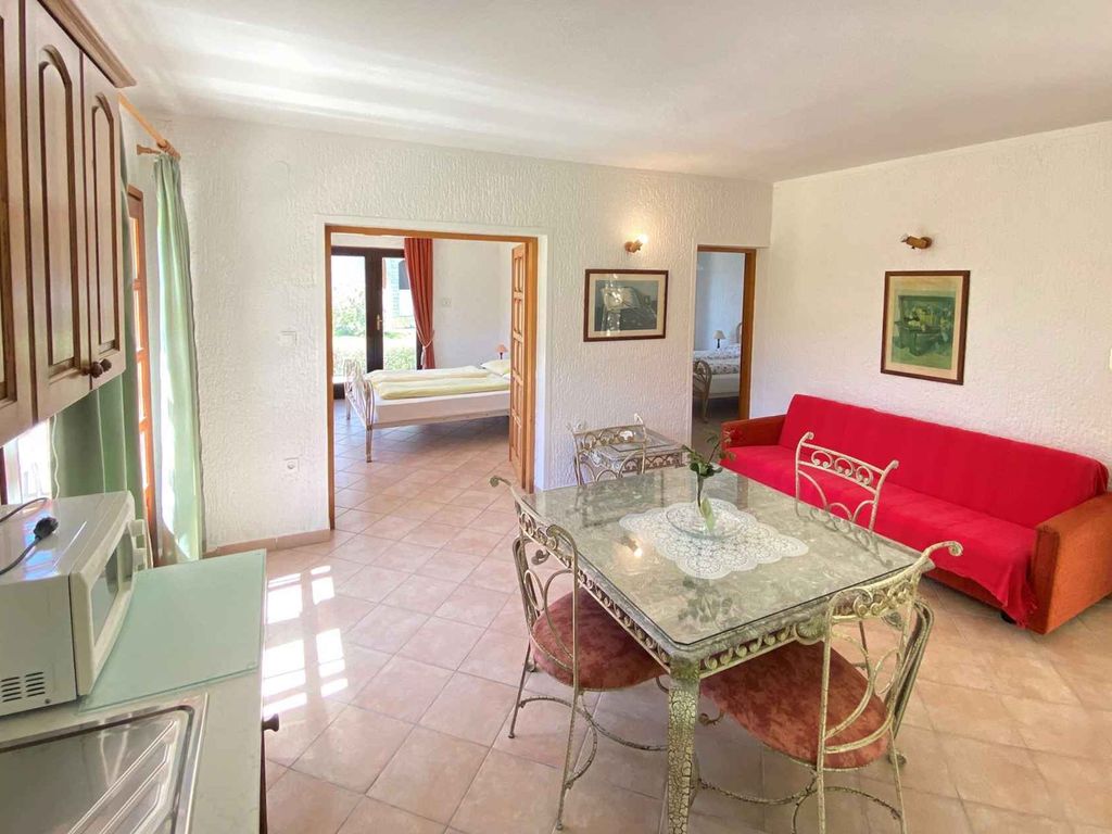 Ferienhaus mit schönem Garten