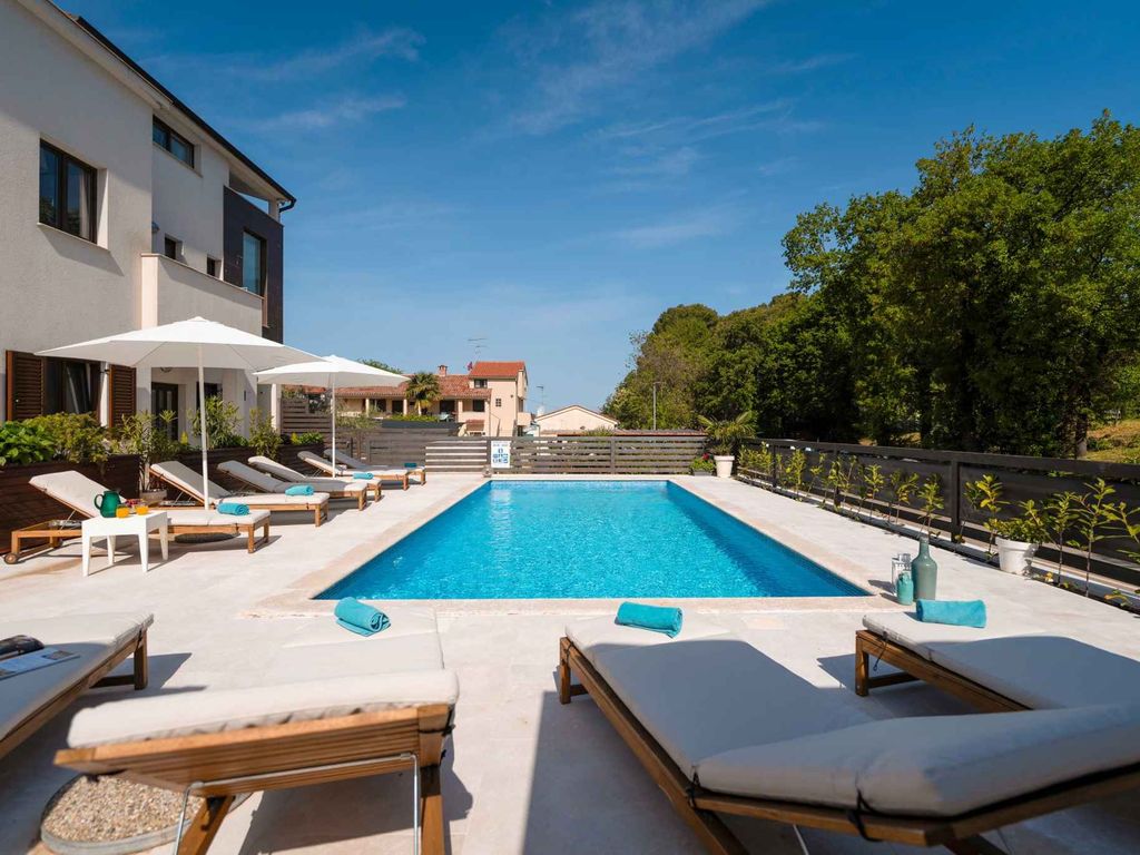 Ferienwohnung mit Pool nur 100m von Strand