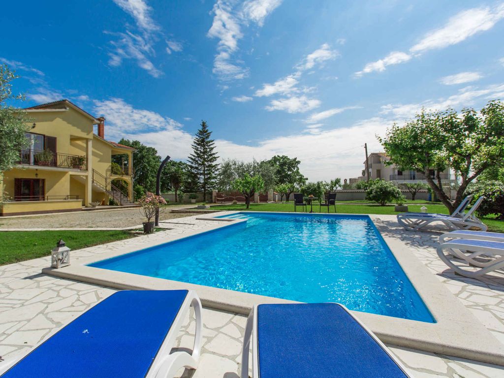 Ferienwohnung mit Pool bei Porec