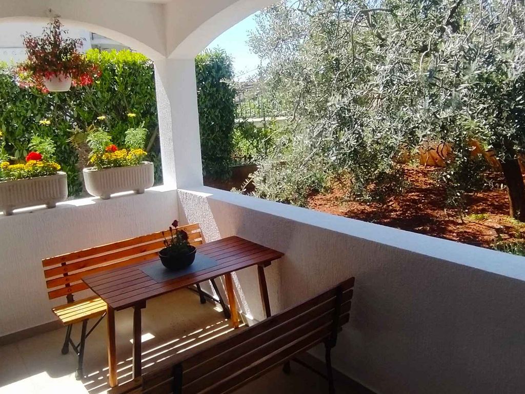 Ferienwohnung mit Klimaanlage mit Terrasse