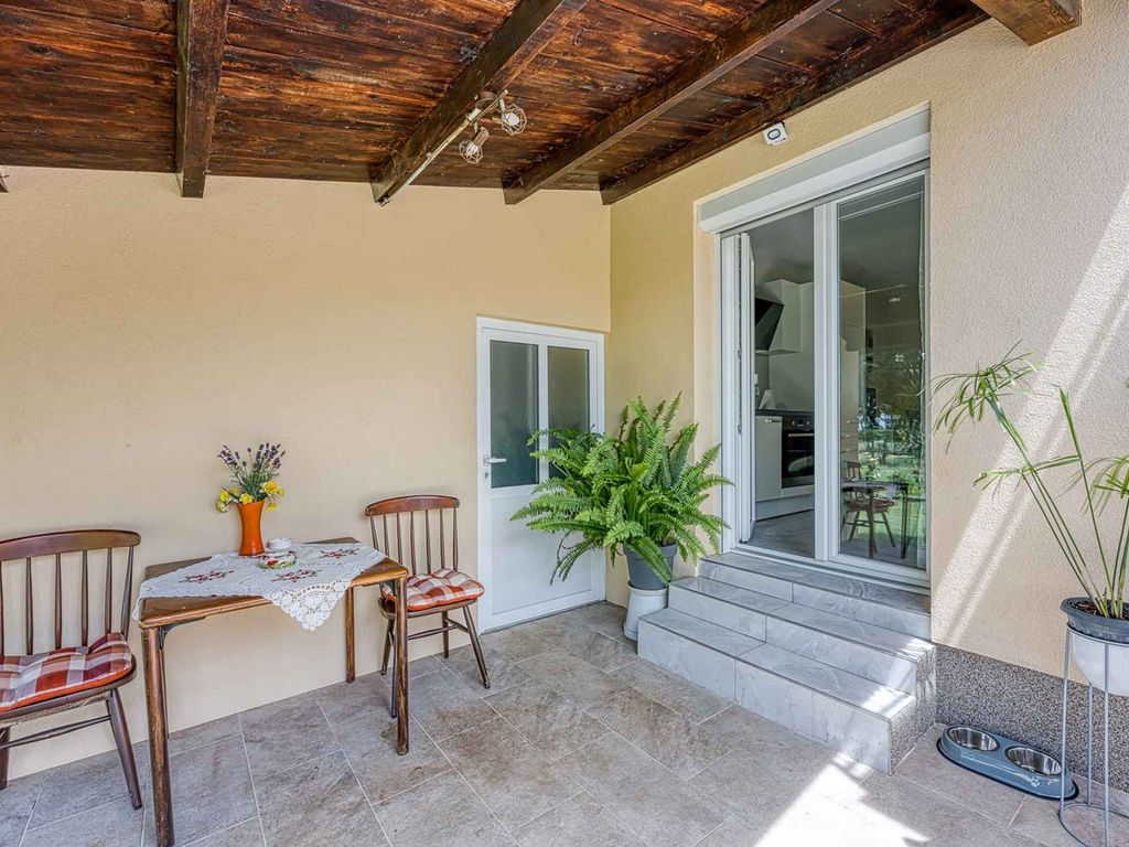 Ferienhaus mit Klimaanlage, Garten