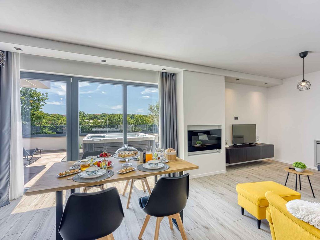 Ferienwohnung mit Whirlpool und Pool zur gemeinsamen Nutzung
