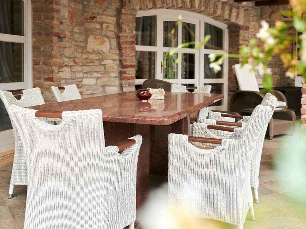 Villa mit Swimmingpool und Grill