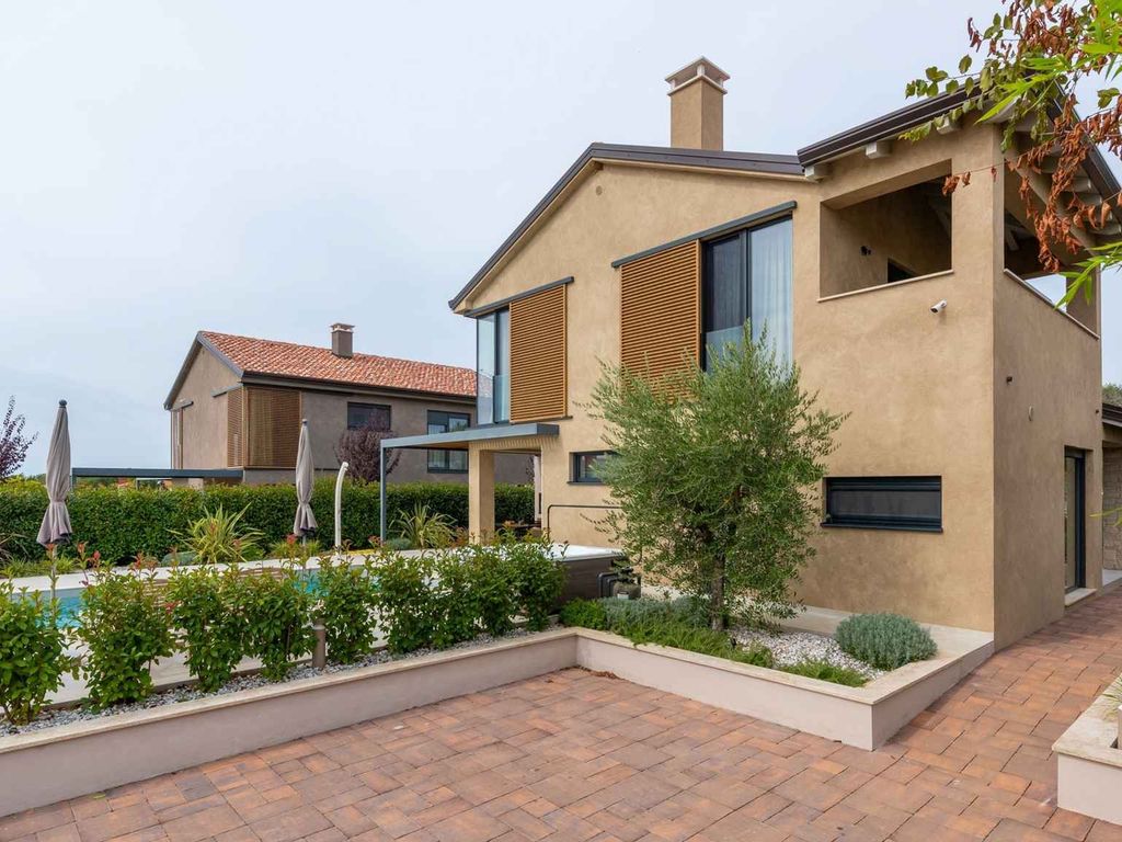 Villa mit Klimaanlage und Pool