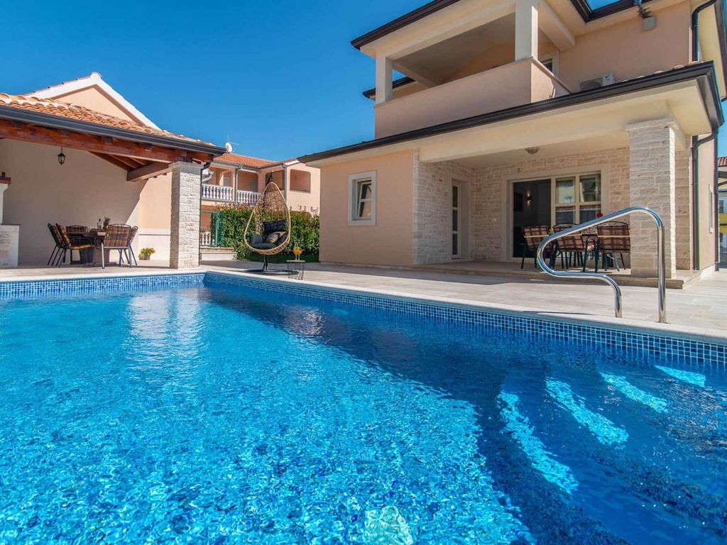 Villa mit Privatpool