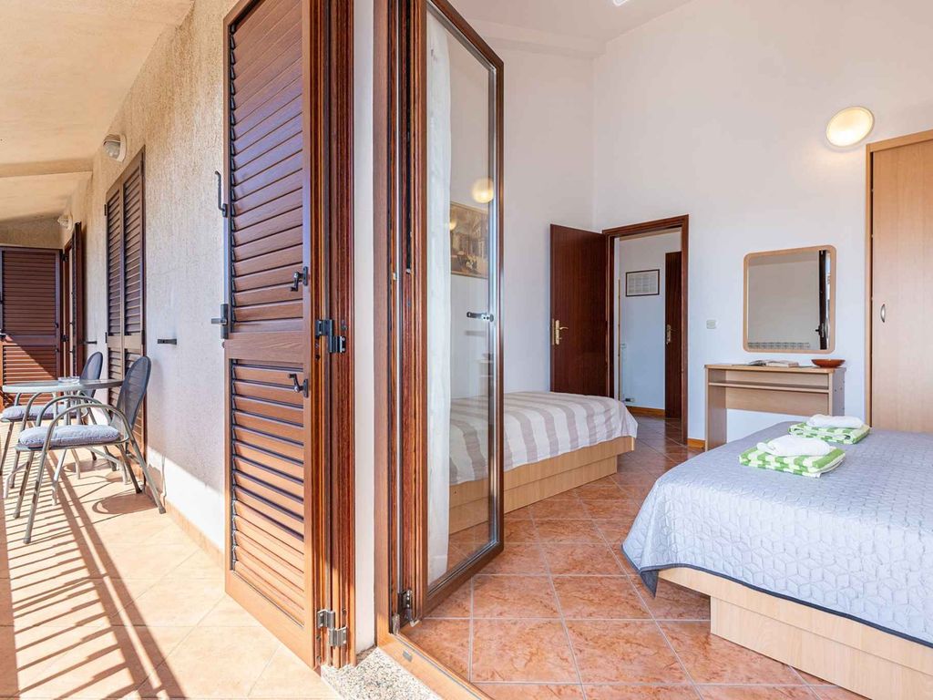 Ferienwohnung mit Klimaanlage und Balkon