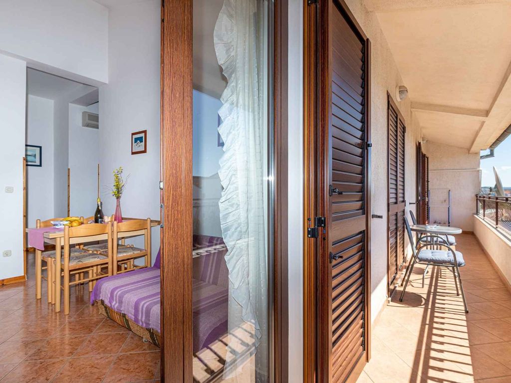 Ferienwohnung mit Klimaanlage und Balkon