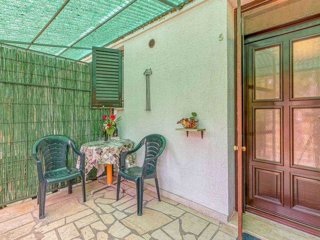 Studio mit Terrasse