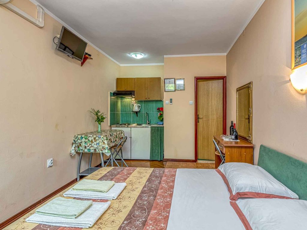 Studio mit Terrasse und Klimaanlage