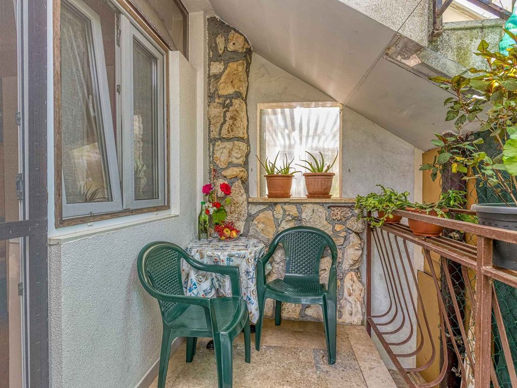 Studio mit Terrasse und Klimaanlage