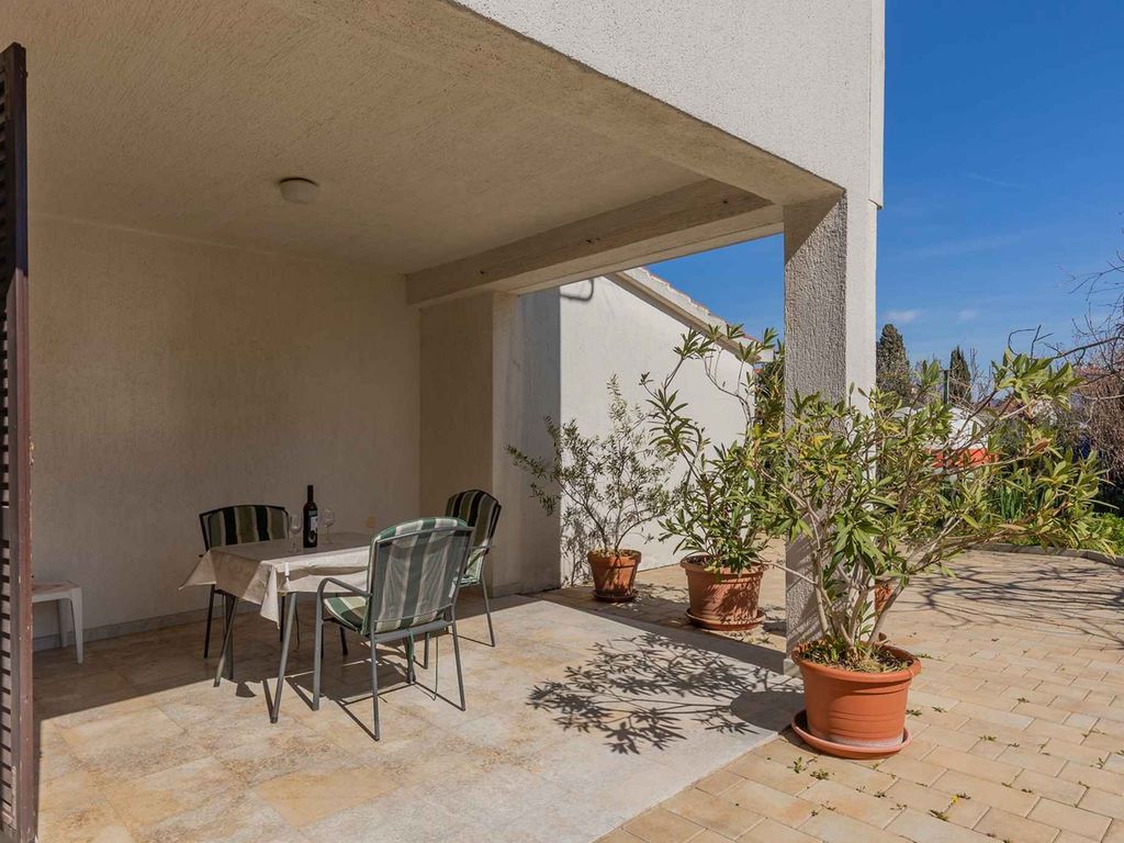 Ferienwohnung mit Klimaanlage und Terrasse