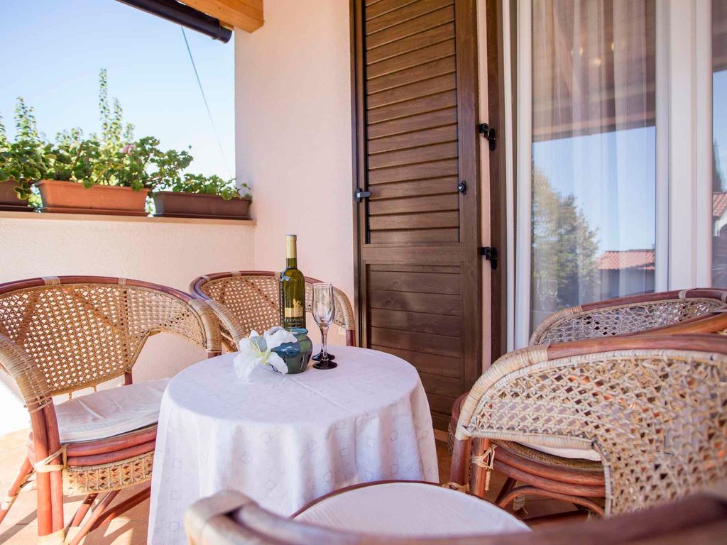 Ferienwohnung mit wunderschöner Terrasse in Strandnähe