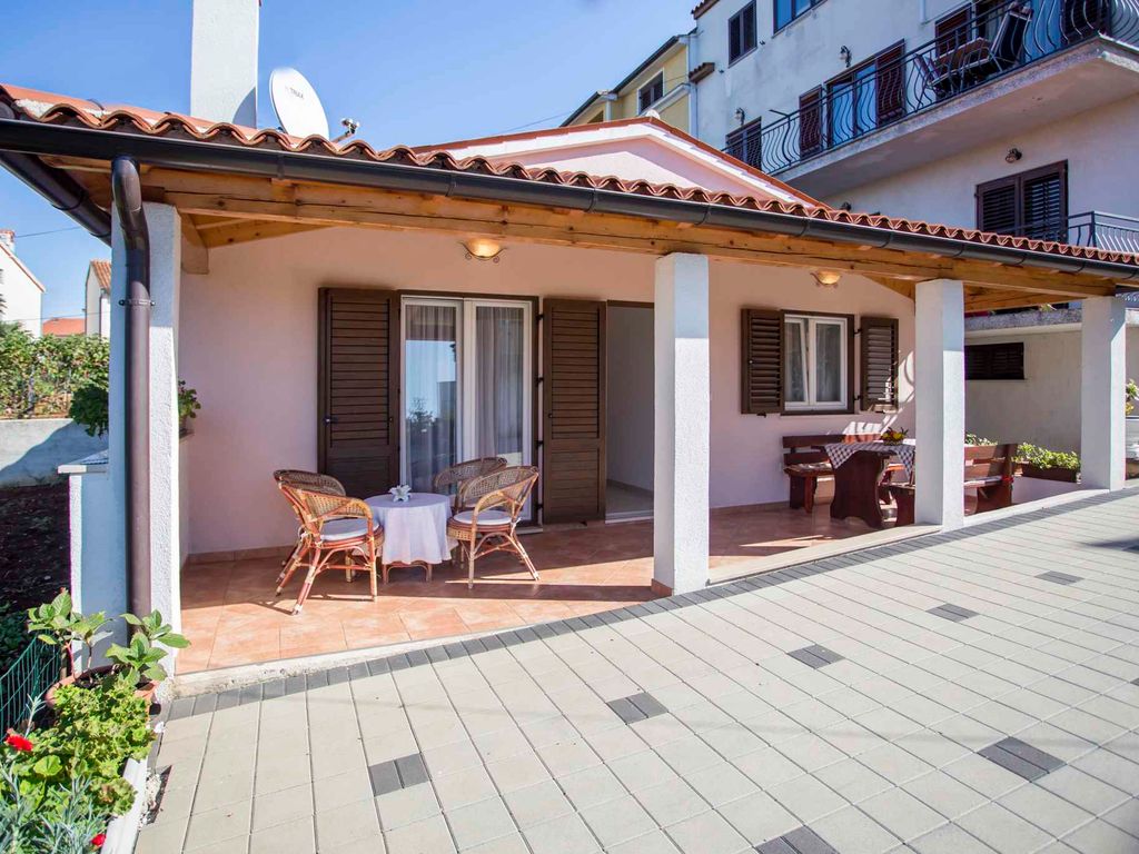 Ferienwohnung mit wunderschöner Terrasse in Strandnähe