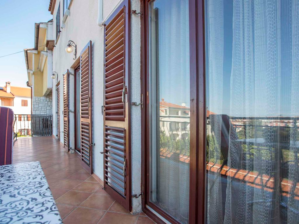 Ferienwohnung mit Balkon, Grillmöglichkeit und Garten in Rovinj