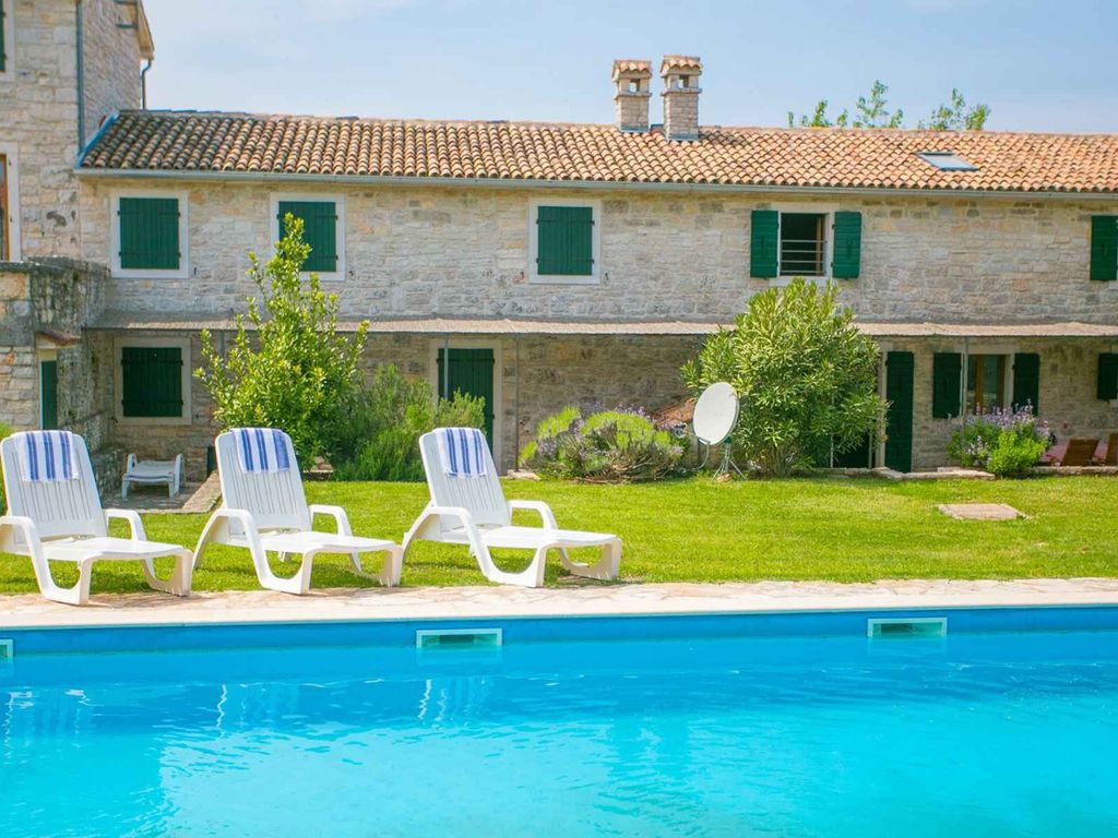 Ferienwohnung mit Pool und Klimaanlage