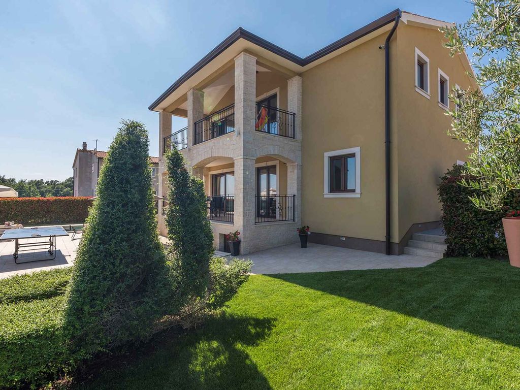 Villa mit Pool und Klimaanlage