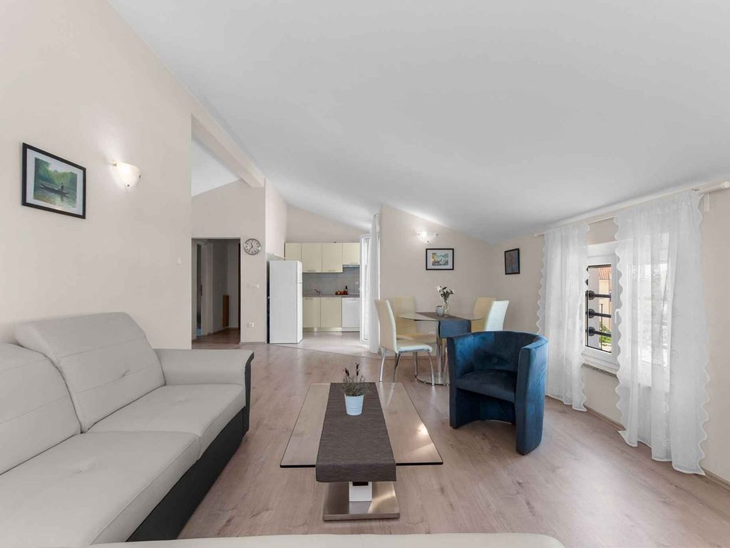 Ferienwohnung mit Klimaanlage und Pool