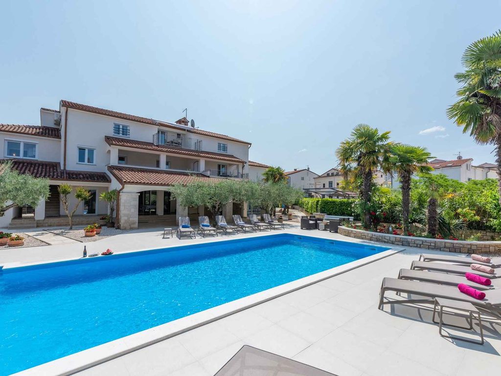 Ferienwohnung mit Aussenpool