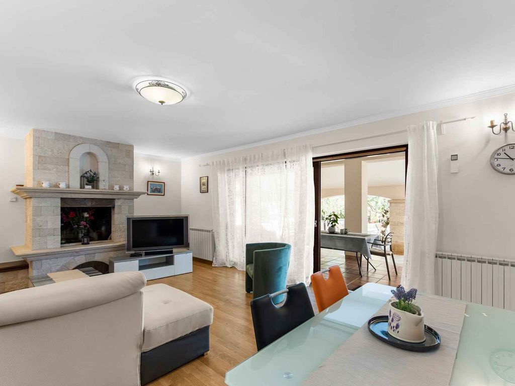 Ferienwohnung mit Klimaanlage und Pool