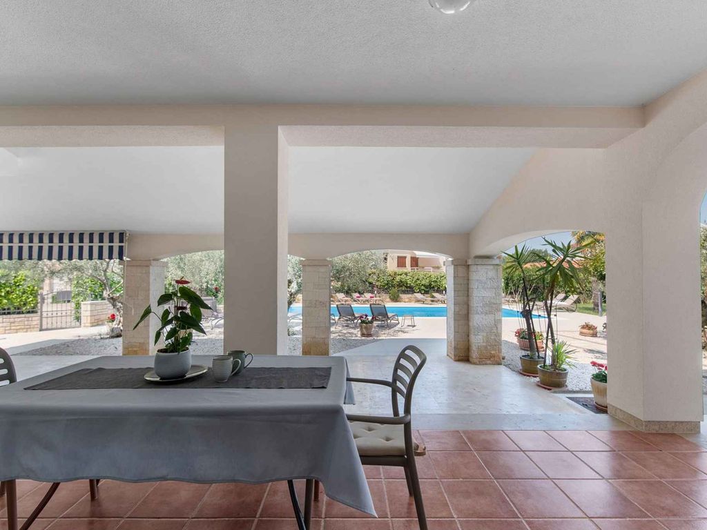 Ferienwohnung mit Klimaanlage und Pool