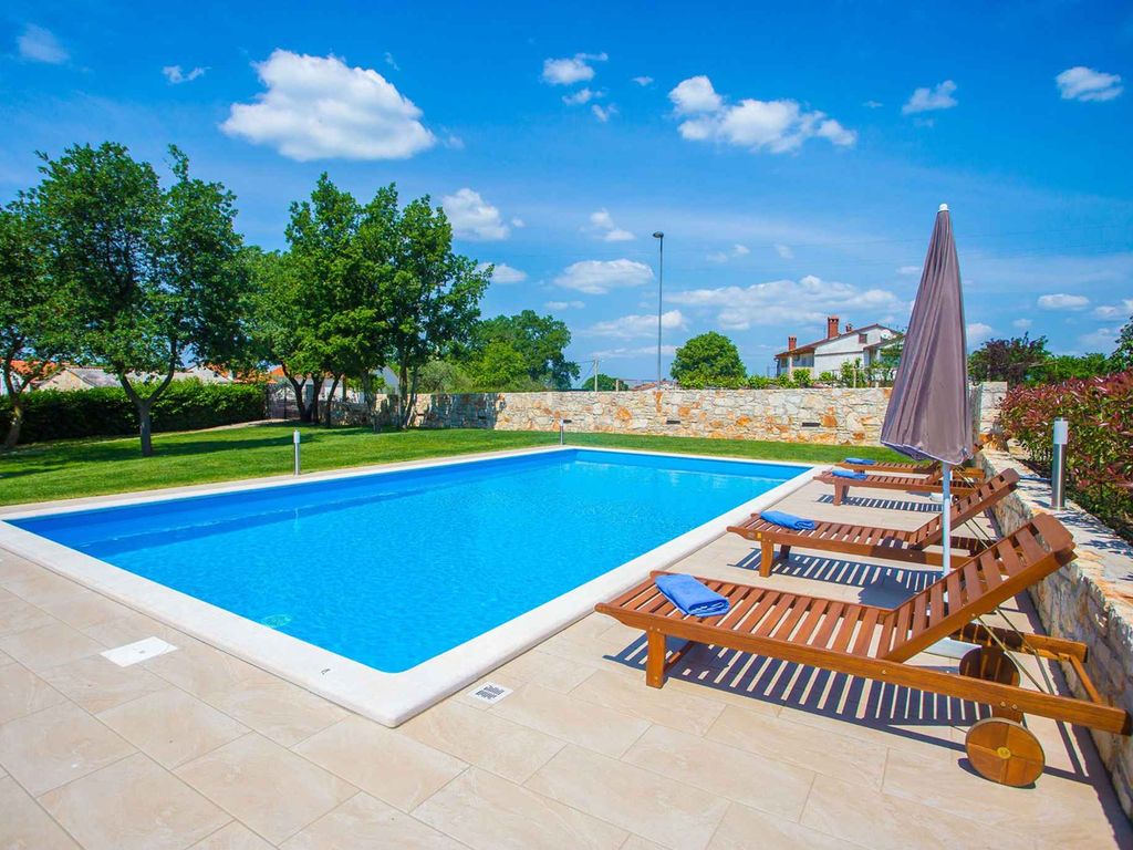 Ferienwohnung mit Klimaanlage und Pool