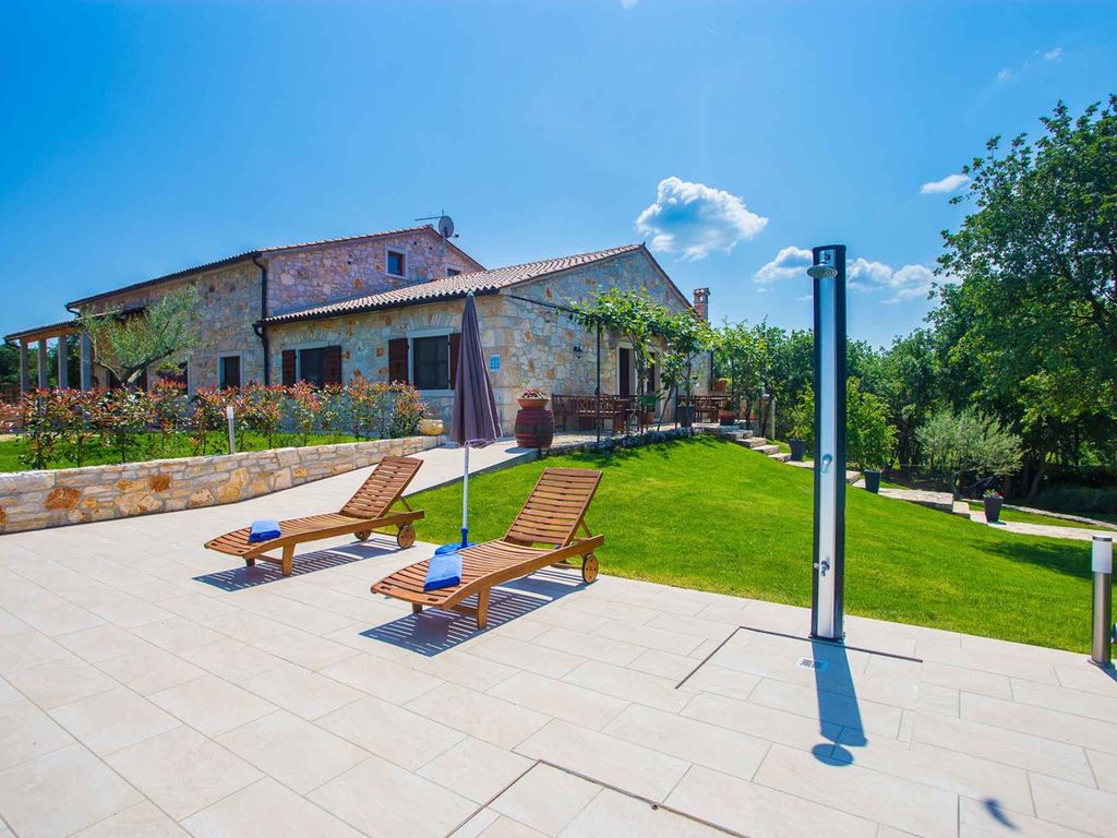 Ferienwohnung mit Klimaanlage und Pool