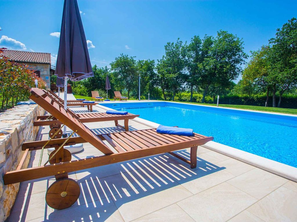 Ferienwohnung mit Klimaanlage und Pool
