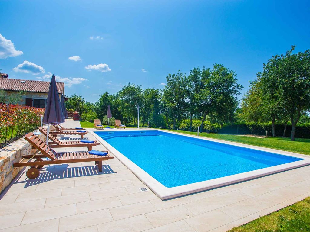 Ferienwohnung mit Klimaanlage und Pool