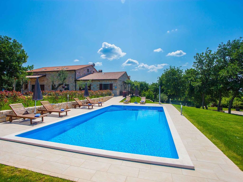 Ferienwohnung mit Klimaanlage und Pool