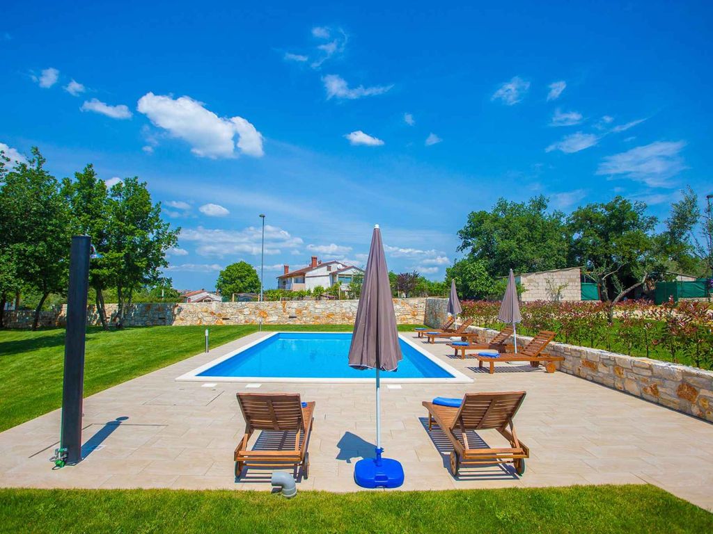 Ferienwohnung mit Klimaanlage und Pool
