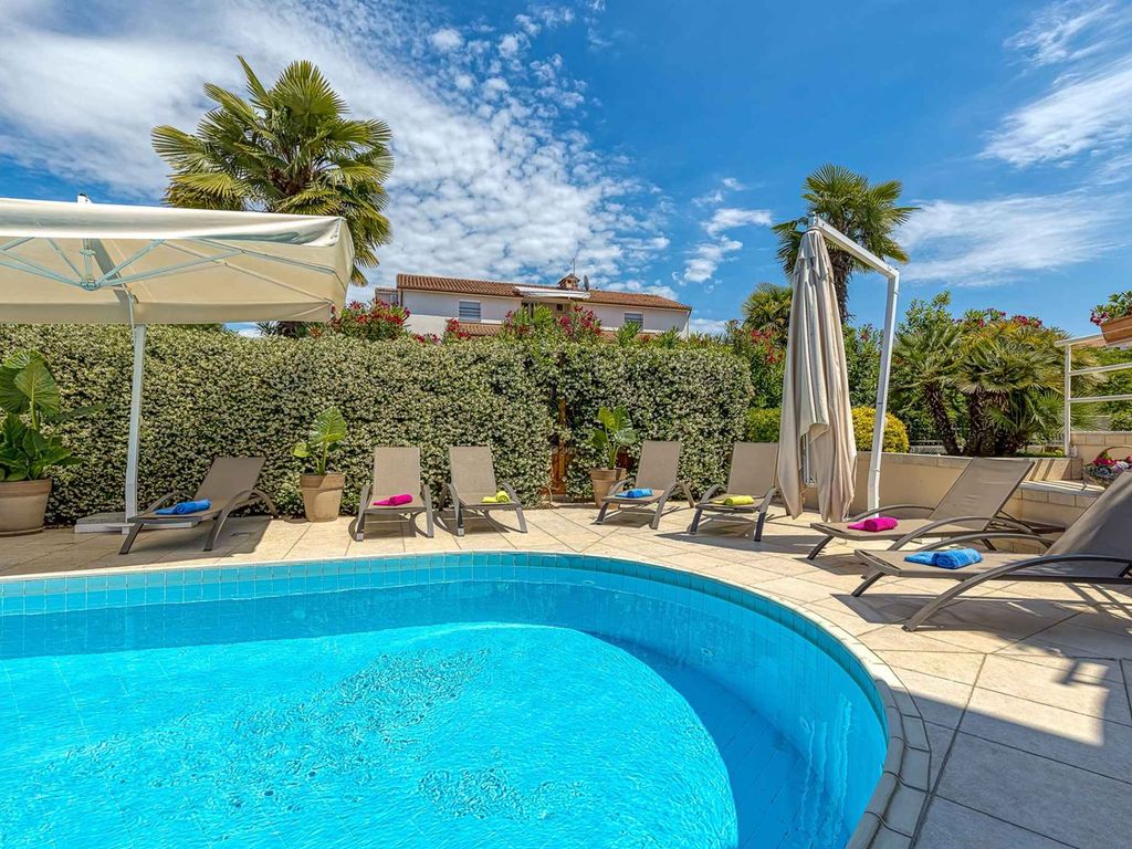 Ferienwohnung mit Klimaanlage und Pool