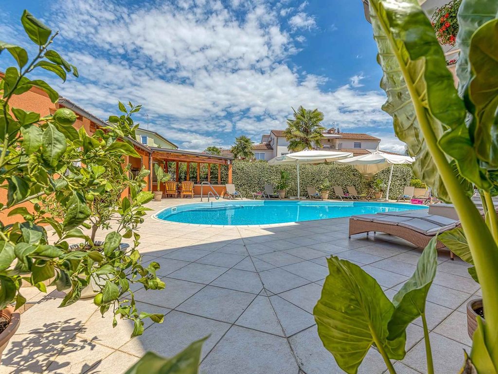 Studio mit Klimaanlage und Pool