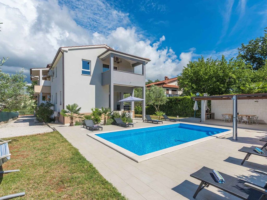 Ferienwohnung mit Aussenpool zur gemeinsamen Nutzung