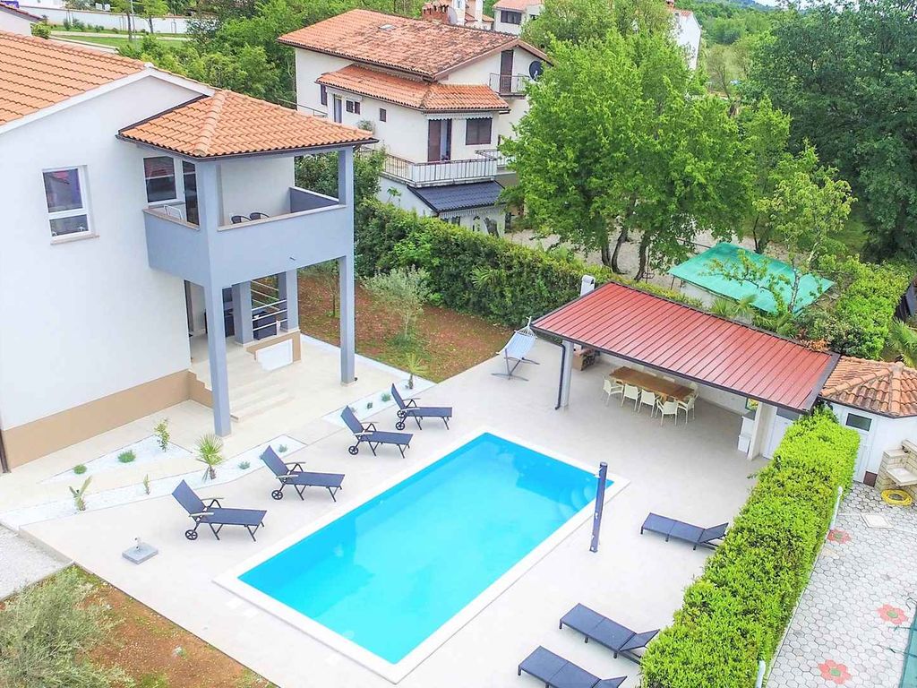 Ferienwohnung mit Aussenpool zur gemeinsamen Nutzung