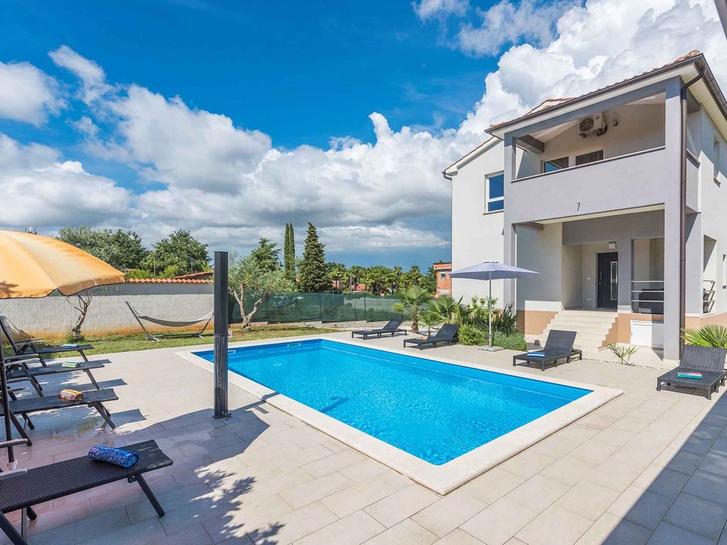 Ferienwohnung mit Klimaanlage und Pool