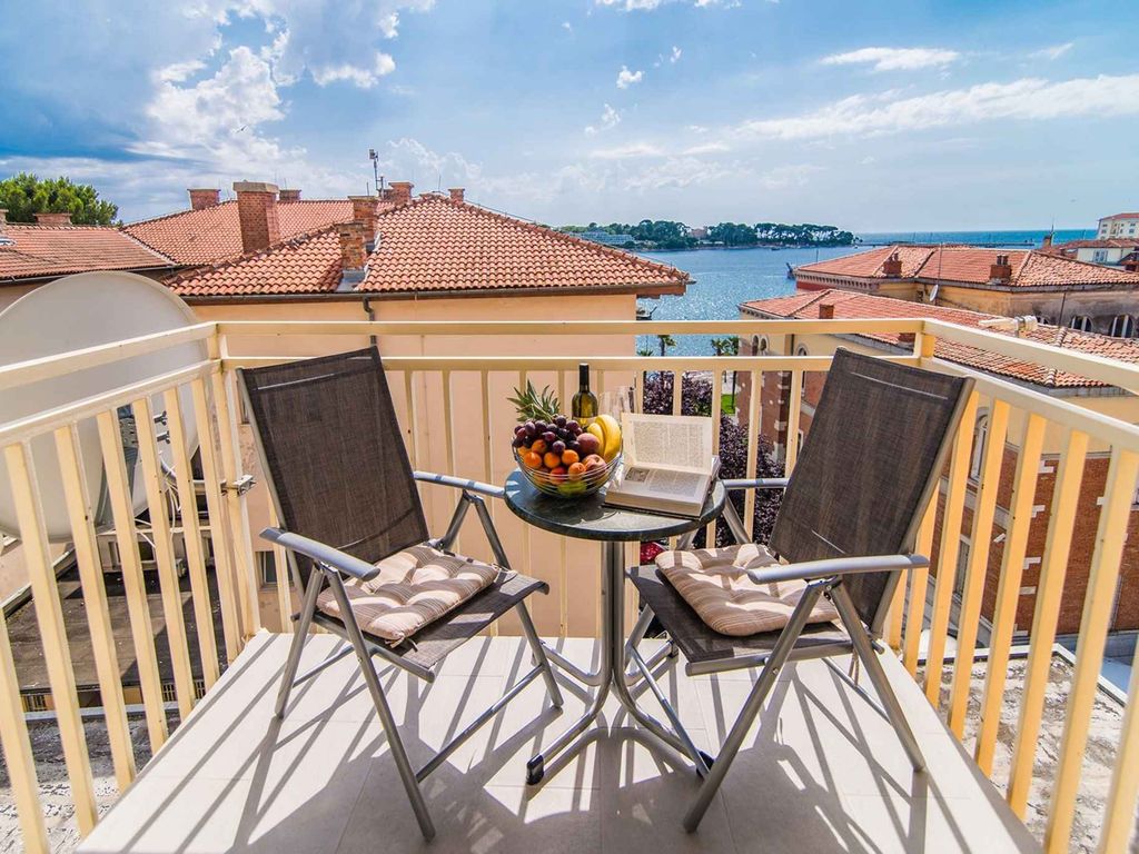 Ferienwohnung mit Balkon und Klimaanlage