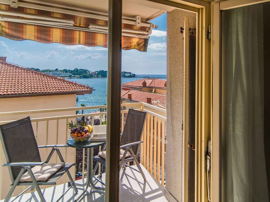 Ferienwohnung mit Balkon und Klimaanlage