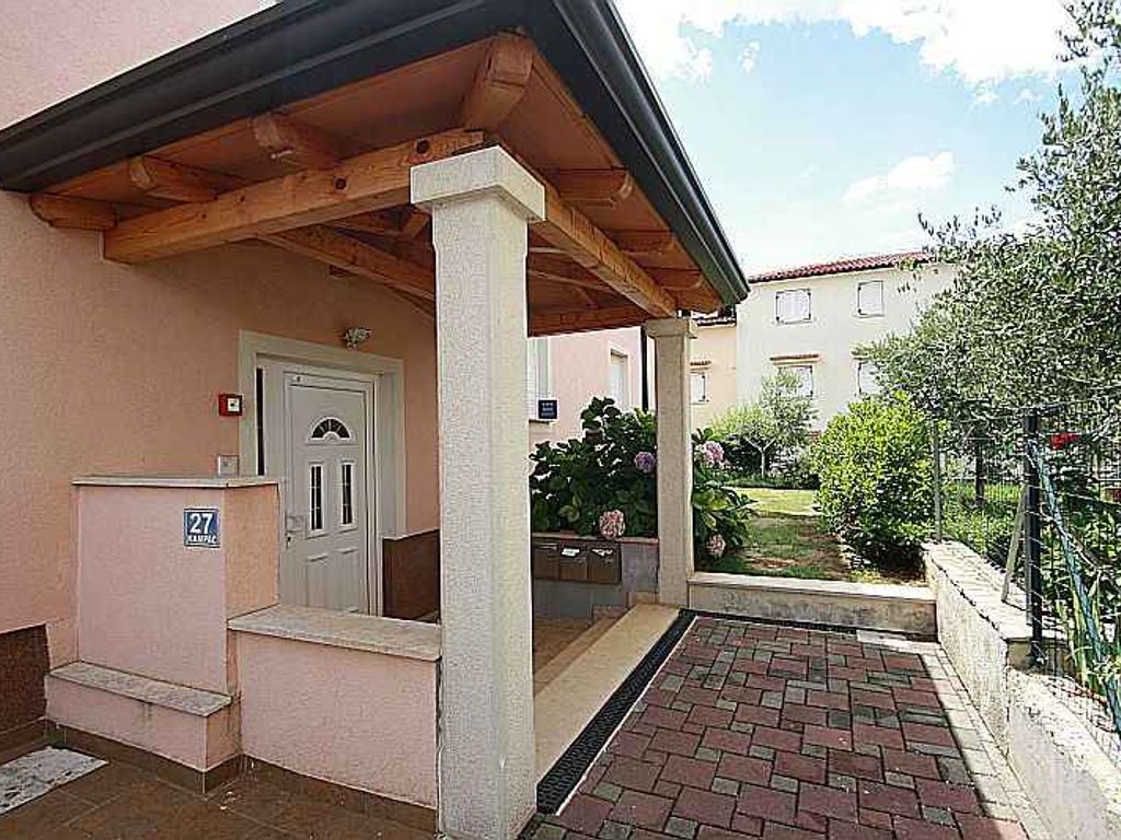 Ferienwohnung mit Balkon und Klimaanlage