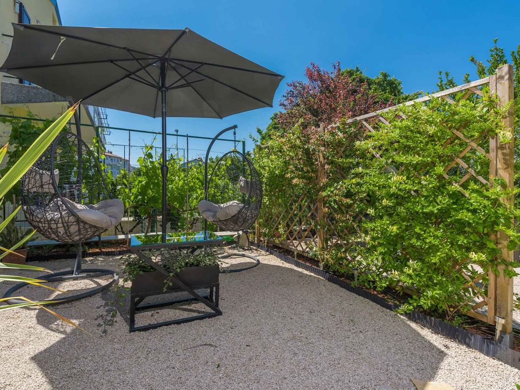 Studio mit Klimaanlage und Terrasse