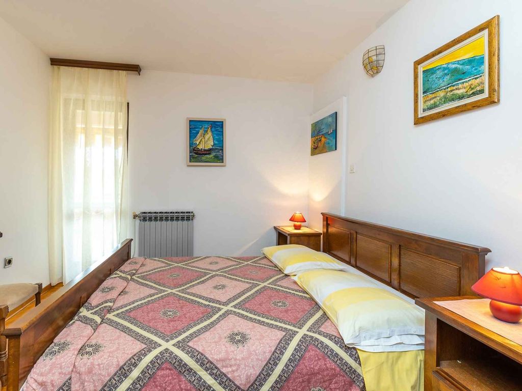 Ferienwohnung mit Spielplatz im Garten