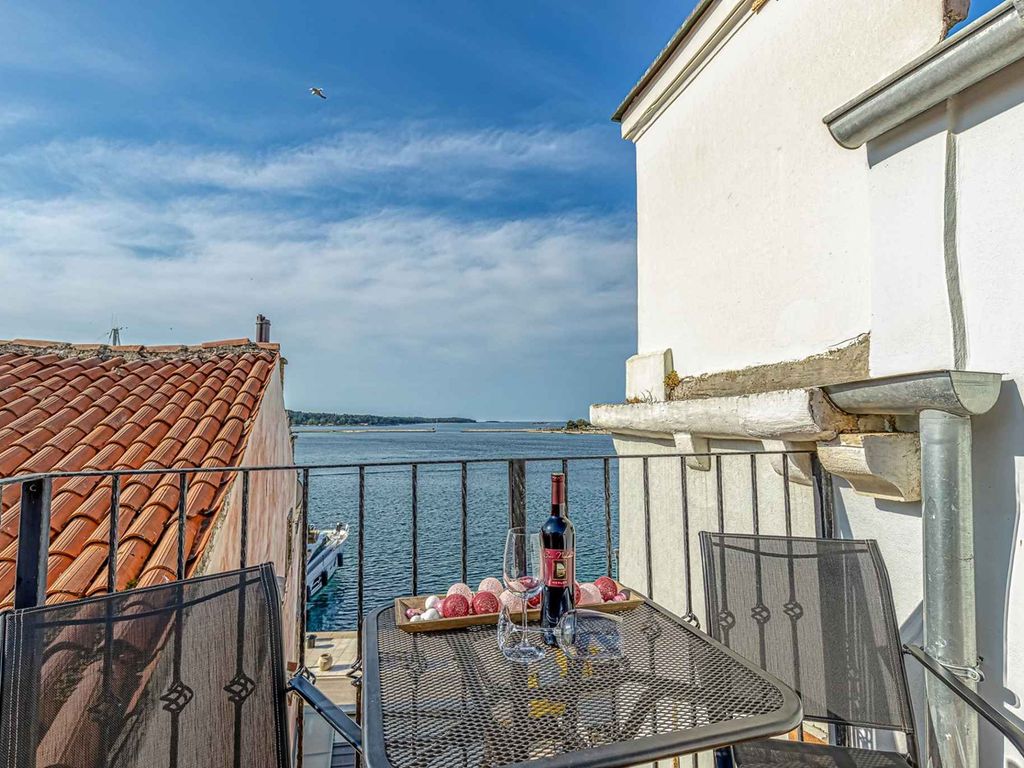 Ferienwohnung mit Balkon und Klimaanlage