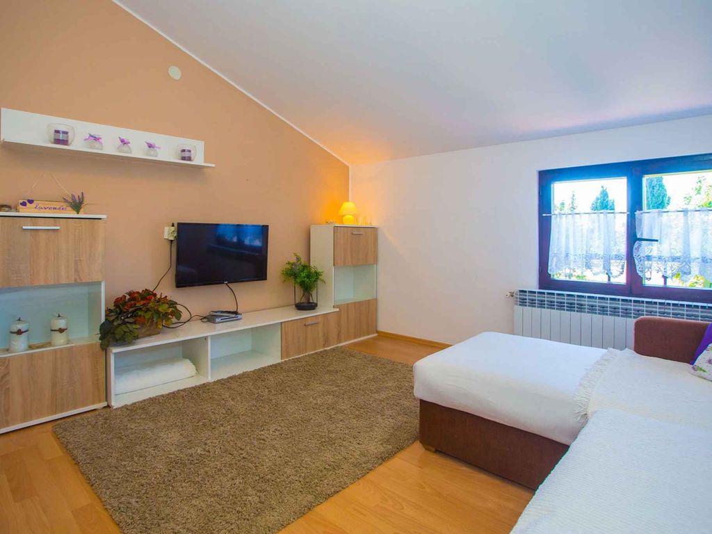 Ferienwohnung mit WLAN und Garten