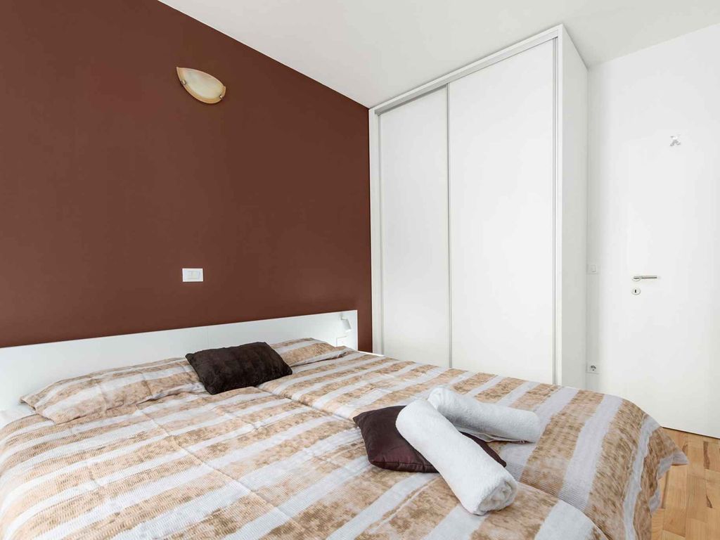 Ferienwohnung mit Terasse und Garten
