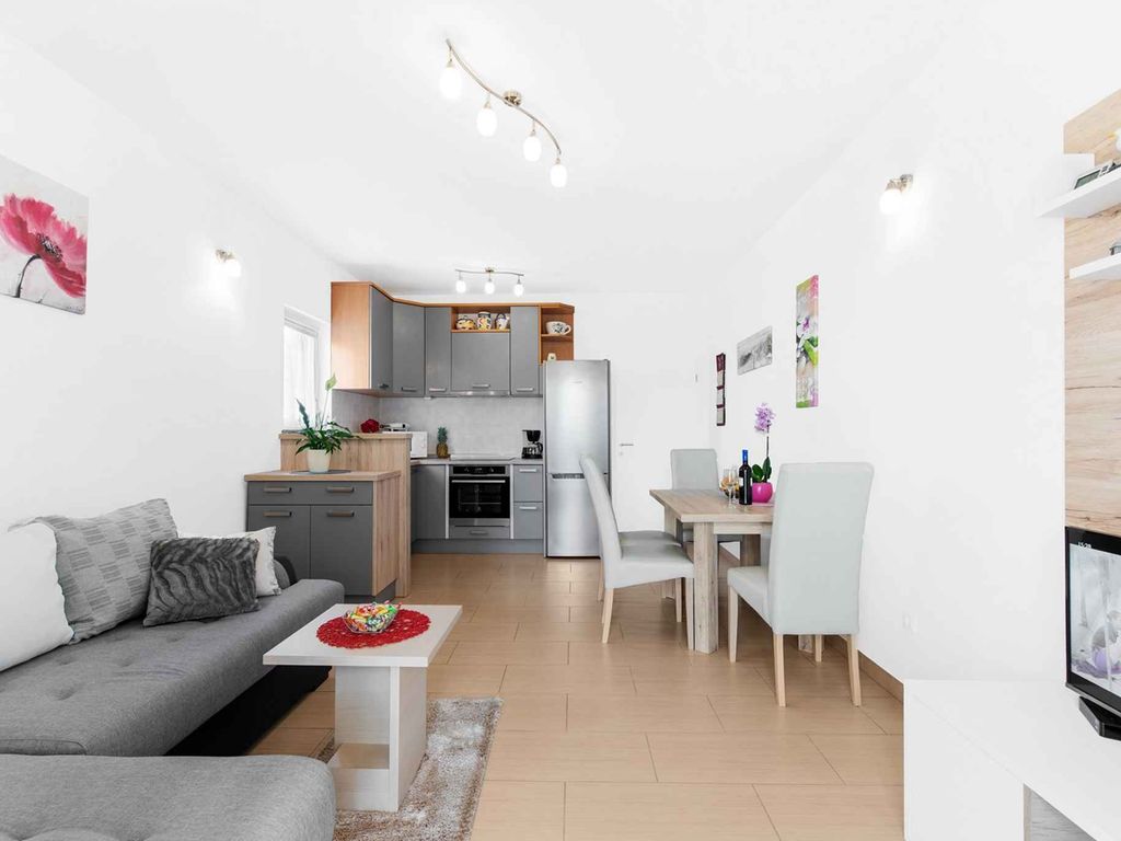 Ferienwohnung mit Terasse und Garten