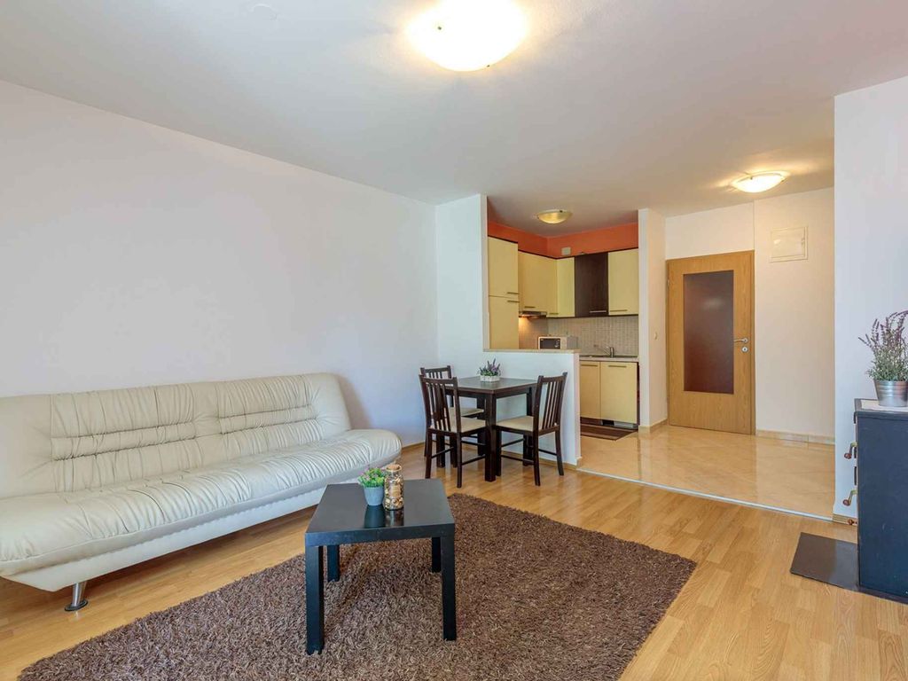 Ferienwohnung mit Balkon und Klimaanlage